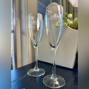 SET/2, ETCHED “17TH CENTURY SPANISH CASTLE”, LONG STEM, GLASS CHAMPAGNE FLUTES.